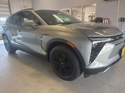 New 2025 Chevrolet Blazer EV LT image 7