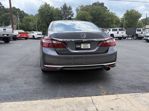Used 2017 Honda Accord EX-L image 5