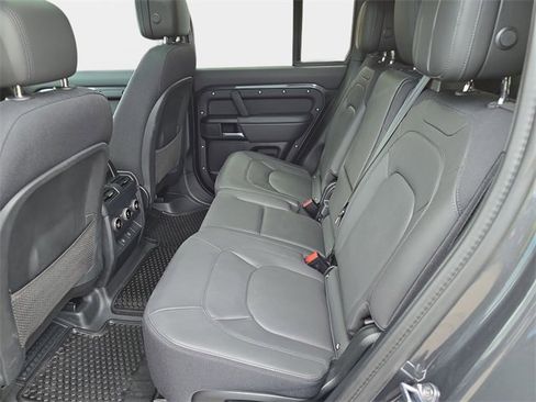 Used 2025 Land Rover Defender 130 V8 image 17