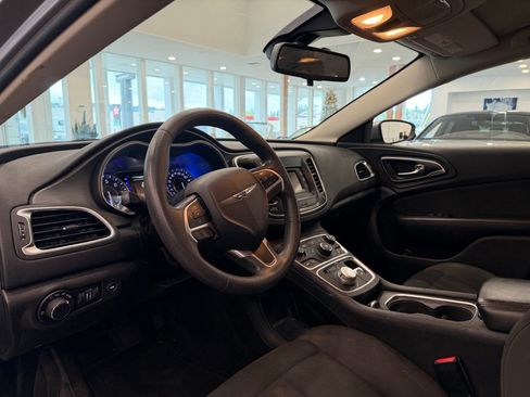 Used 2016 Chrysler 200 Limited image 5