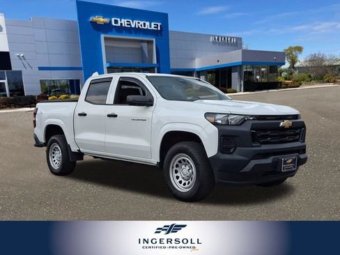 Used 2024 Chevrolet Colorado W/T RWD image 1