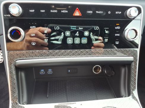New 2026 Genesis GV80 3.5T e-SC AWD/4WD image 22