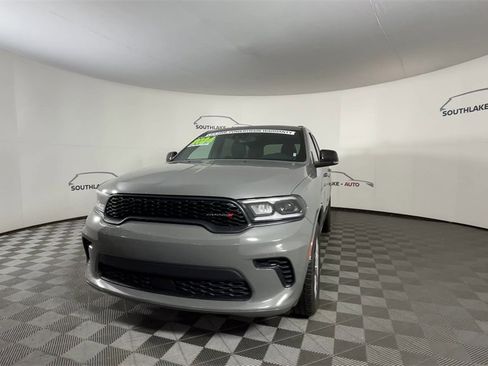 Used 2024 Dodge Durango GT image 3