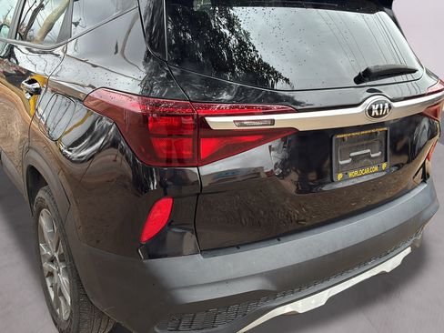 Used 2021 Kia Seltos LX AWD/4WD image 36