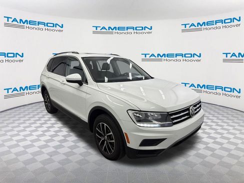 Used 2021 Volkswagen Tiguan SE w/ Panoramic Sunroof Package image 7