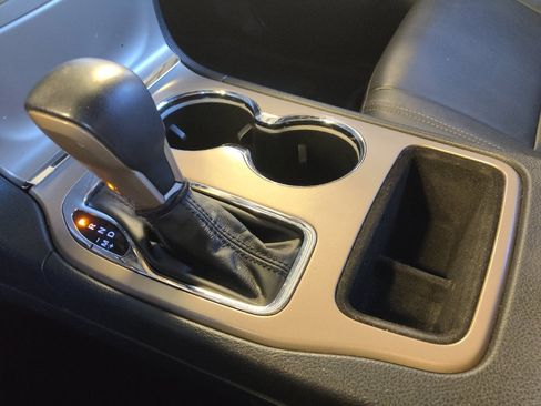 Used 2016 Jeep Grand Cherokee Laredo w/ Quick Order Package 23E image 26