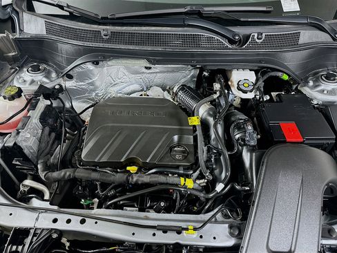 Used 2025 Chevrolet Trax LT w/ LT Convenience Package image 30