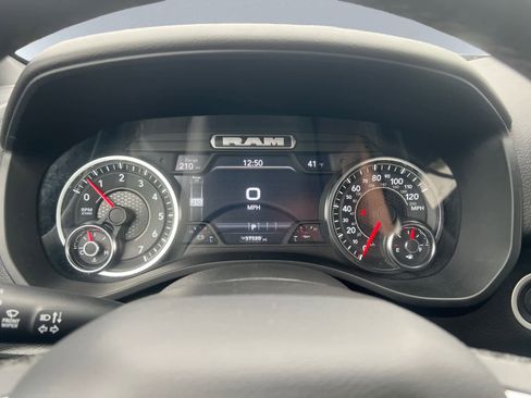 Used 2025 RAM 1500 Big Horn AWD/4WD image 4