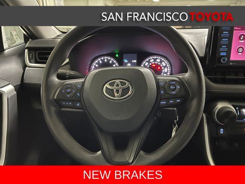 Used 2021 Toyota RAV4 LE image 28