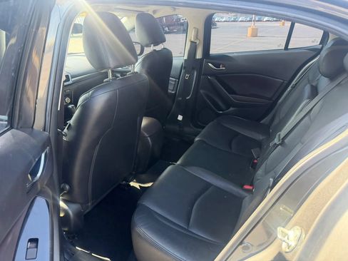 Used 2018 MAZDA MAZDA3 Grand Touring FWD image 9