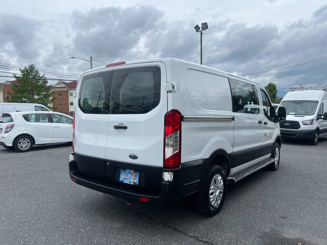 Used 2019 Ford Transit 250 130 Low Roof w/ Exterior Upgrade Package RWD image 3