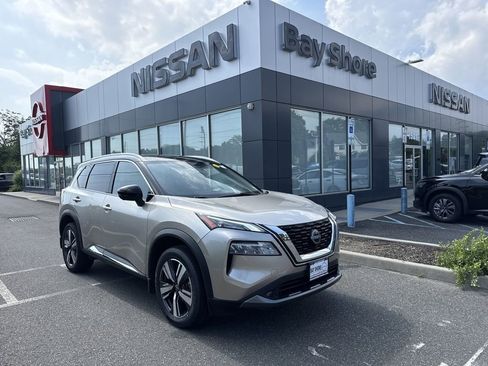 Certified 2022 Nissan Rogue SL AWD/4WD image 1