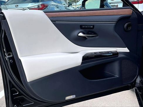 New 2025 Lexus ES 350 w/ Premium Package image 10