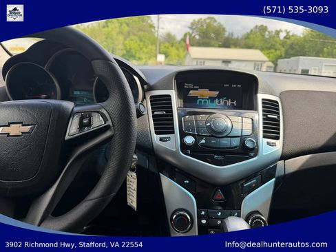 Used 2016 Chevrolet Cruze LT w/ Technology Package FWD image 26