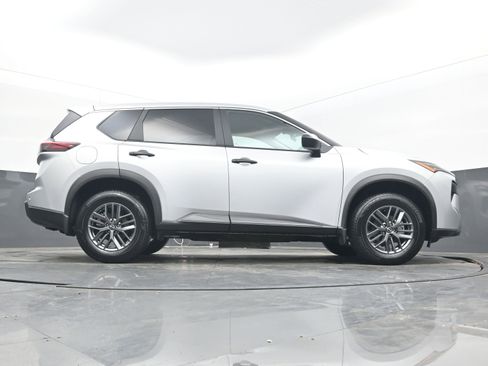 Certified 2025 Nissan Rogue S image 29