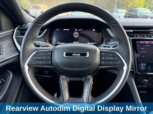 Used 2024 Jeep Grand Cherokee L Limited w/ Luxury Tech Group II image 19