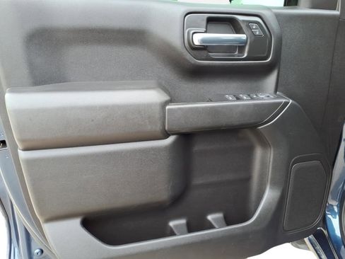 Used 2020 Chevrolet Silverado 1500 Custom Trail Boss w/ LPO, Dark Essentials Package AWD/4WD image 13