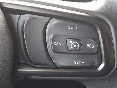 Used 2018 Jeep Wrangler Unlimited Sport S image 24