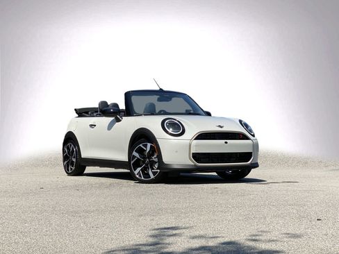 New 2026 MINI Cooper S image 2