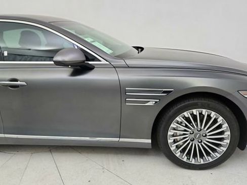 Used 2024 Genesis G80 image 8
