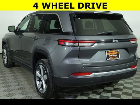 Used 2022 Jeep Grand Cherokee Limited image 4