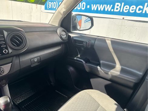 Used 2020 Toyota Tacoma SR AWD/4WD image 25
