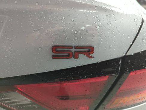 Used 2025 Nissan Altima 2.5 SR FWD image 11