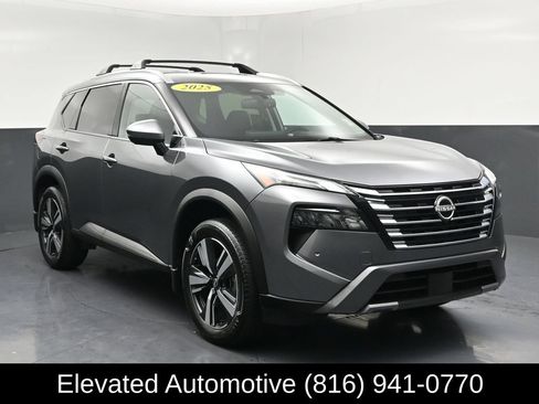 Used 2025 Nissan Rogue SL AWD/4WD image 1