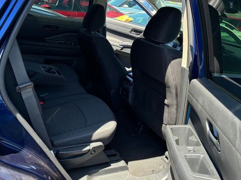 Used 2025 Nissan Pathfinder SV FWD image 16