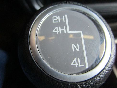 Used 2025 Jeep Wrangler Sport AWD/4WD image 37
