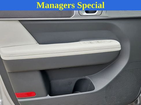 Used 2025 Hyundai Santa Fe SEL AWD/4WD image 12