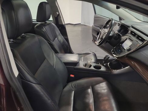 Used 2015 Toyota Avalon Limited image 23