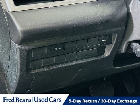 Used 2025 Mitsubishi Outlander SE image 11