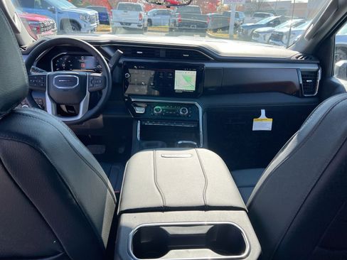 New 2026 GMC Sierra 2500 Denali w/ Denali Reserve Package image 18