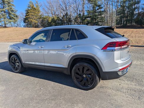 New 2026 Volkswagen Atlas Cross Sport SE image 6