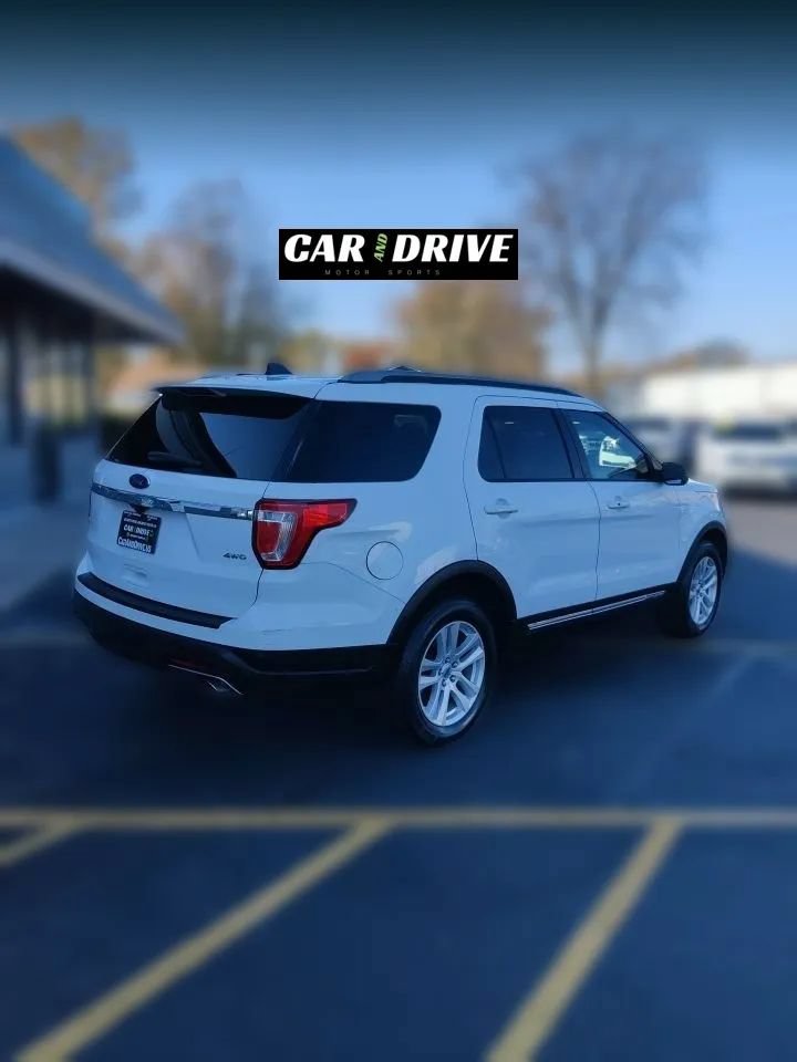 Used 2018 Ford Explorer XLT AWD/4WD image 7