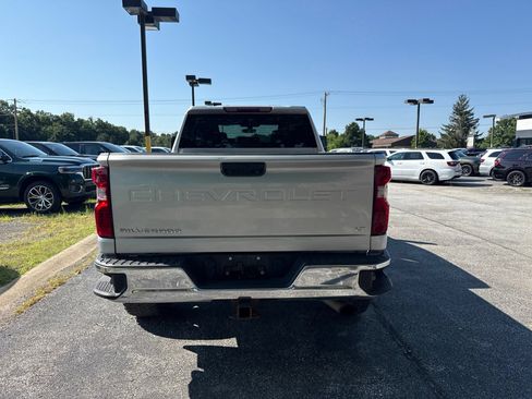 Used 2023 Chevrolet Silverado 2500 LT w/ Convenience Package AWD/4WD image 9