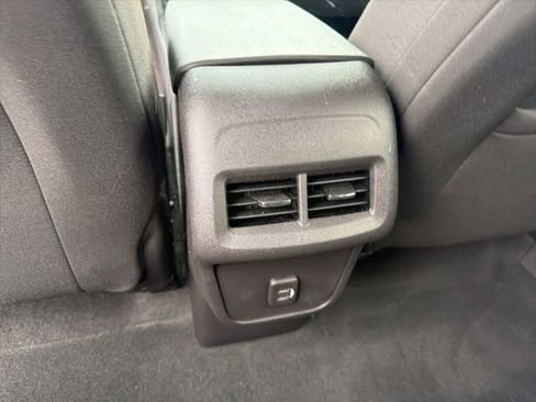 Used 2024 Chevrolet Equinox LT image 23