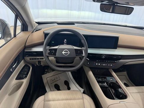 Used 2025 Nissan Murano Platinum w/ Cargo Package AWD/4WD image 13