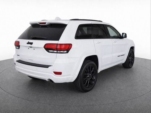Used 2021 Jeep Grand Cherokee Laredo X AWD/4WD image 5