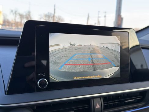 Used 2024 Toyota Prius Limited image 39