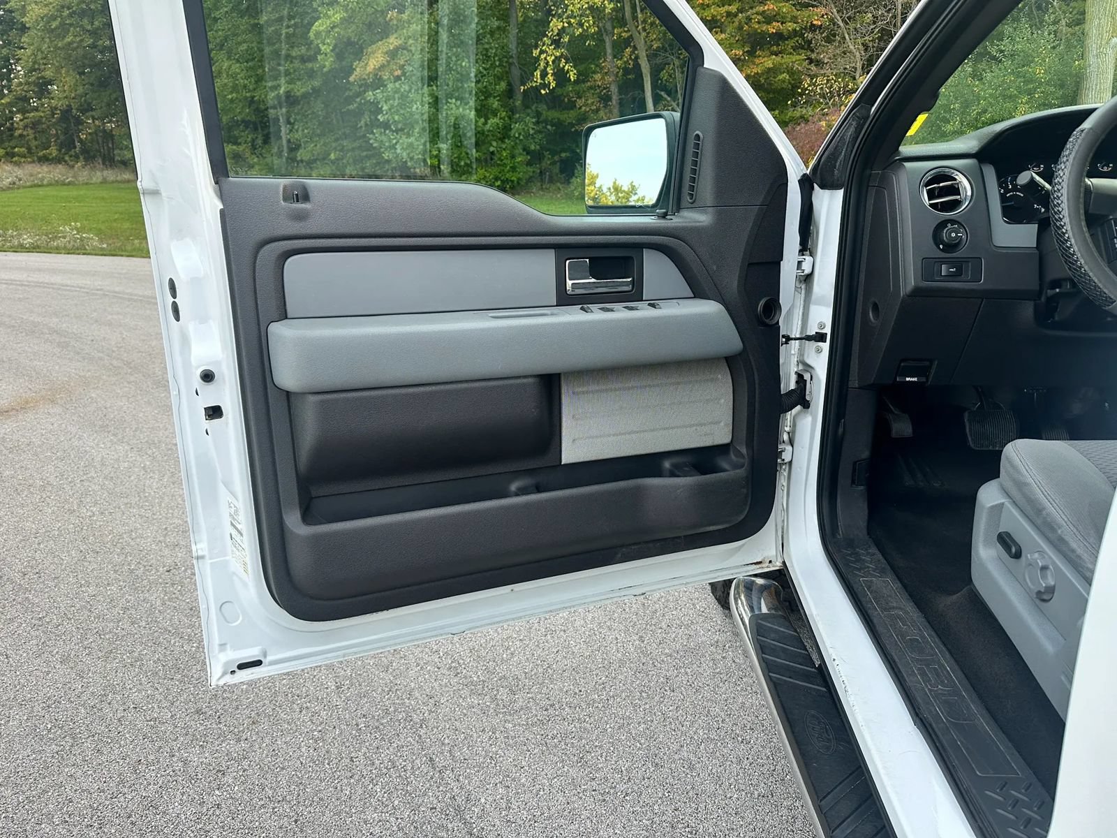 Used 2013 Ford F150 XLT w/ XLT Chrome Pkg AWD/4WD image 12