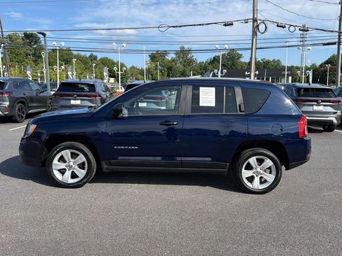 Used 2012 Jeep Compass Latitude FWD image 2