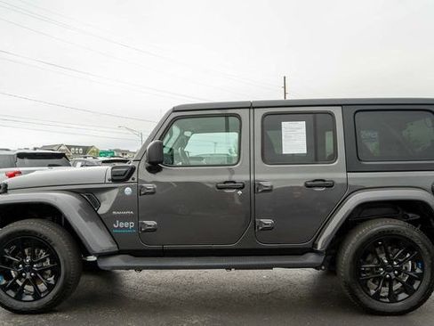 Used 2023 Jeep Wrangler Unlimited Sahara w/ Cold Weather Group AWD/4WD image 9
