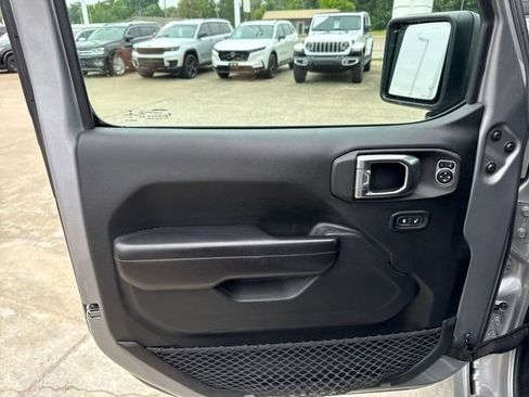 Used 2020 Jeep Wrangler Unlimited Sport AWD/4WD image 11