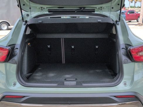 New 2026 Chevrolet Trax ACTIV w/ Sunroof Package image 24