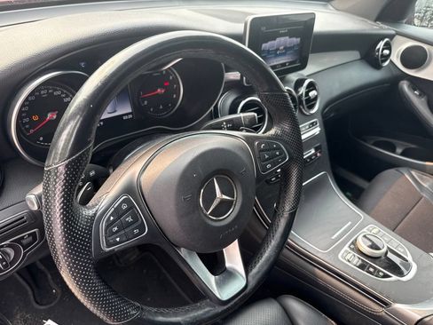 Used 2019 Mercedes-Benz GLC 300 4MATIC image 9
