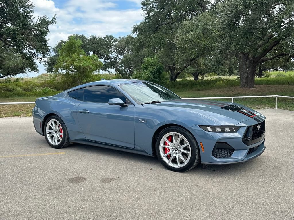 Used 2024 Ford Mustang GT Premium RWD image 3