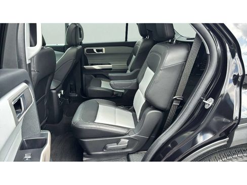 Used 2023 Ford Explorer XLT w/ Equipment Group 202A AWD/4WD image 13