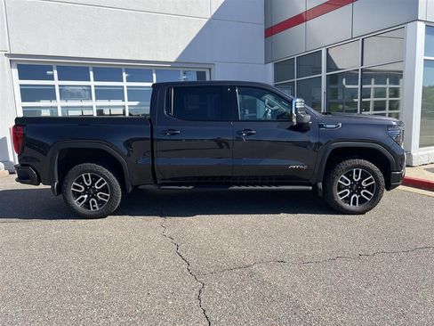 Used 2024 GMC Sierra 1500 AT4 w/ Technology Package AWD/4WD image 23